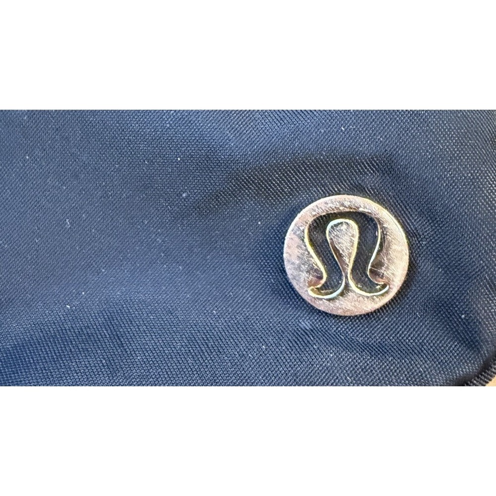 Lululemon Everywhere Belt Bag 1L Black Gold Casual Crossbody Waist Pack - Picture 3 of 10